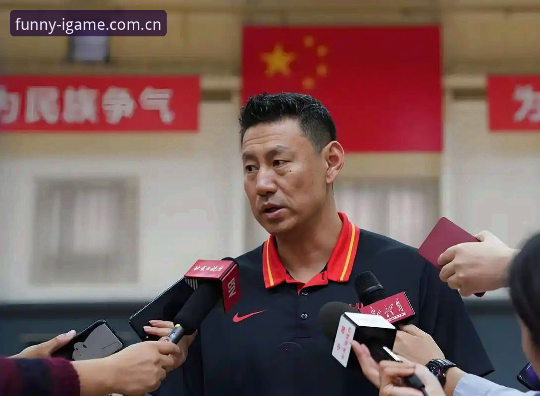 揭秘北京男篮换帅：李楠接任，一场“毒药”与“解药”的博弈
